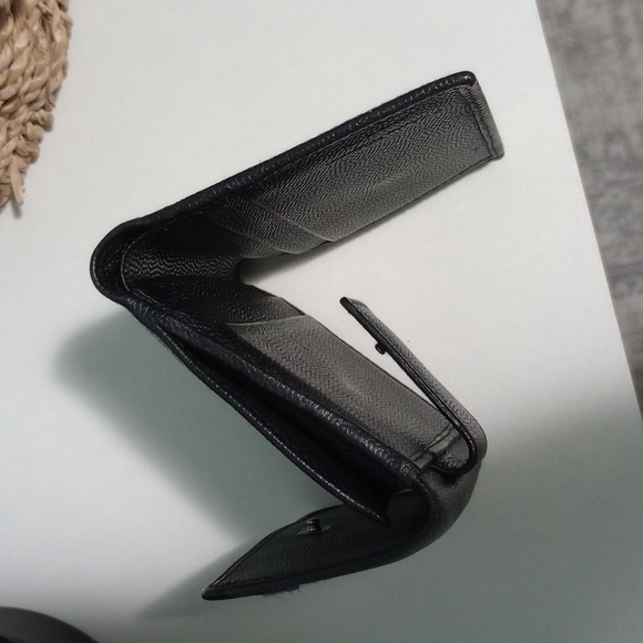 Salvatore Ferragamo Vara Bow Compact Wallet in Black Pebbled Leather - Picture 7 of 14